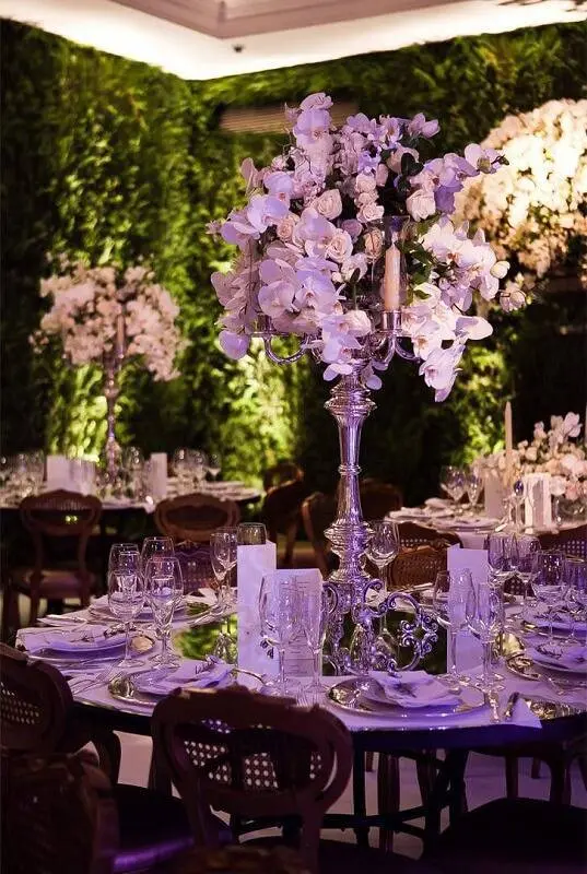 decoração de casamento arranjo de mesa prata e branca