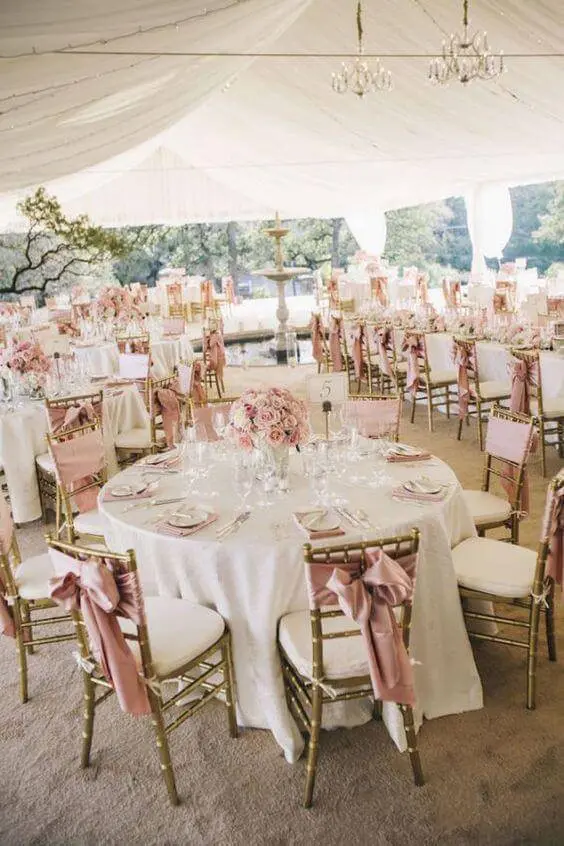 decoração de casamento mesa de convidados rosa cha