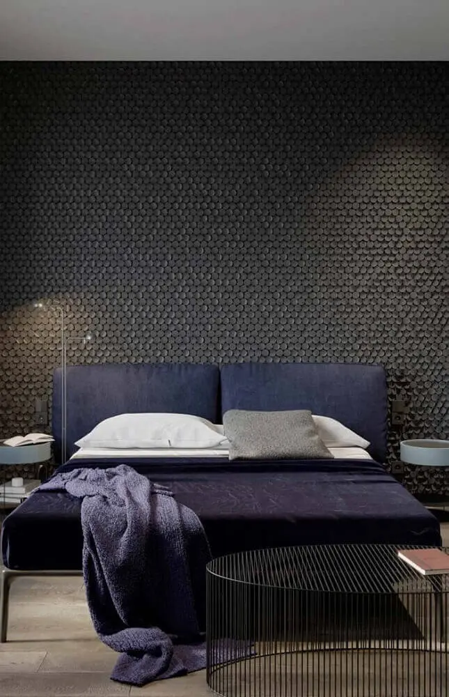 decoração para quarto preto com cabeceira de casal azul marinho