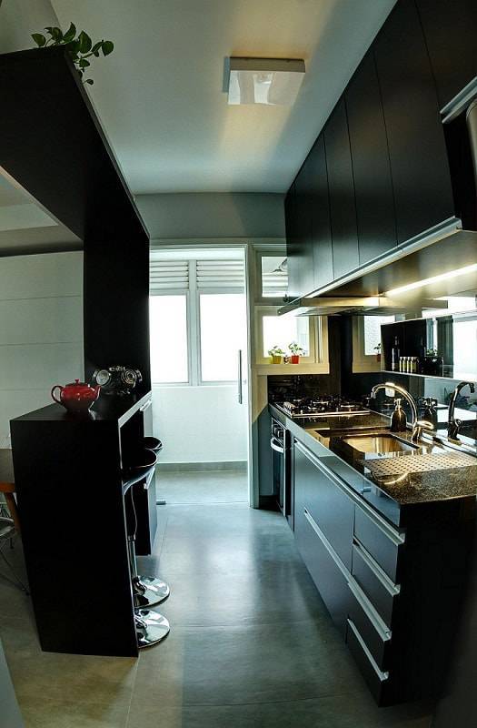 gabinete de cozinha preto ambiente pequeno maxma studio 1519