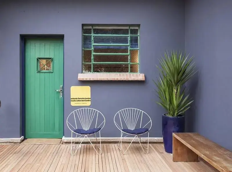 portas de madeira externa retrô colorida amc arquitetura 90449