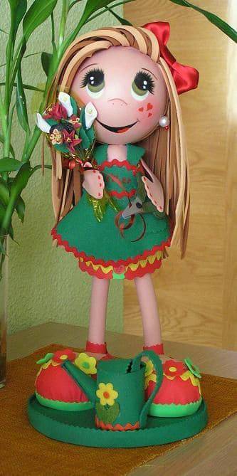 artesanato em EVA bonequinha de vestido
