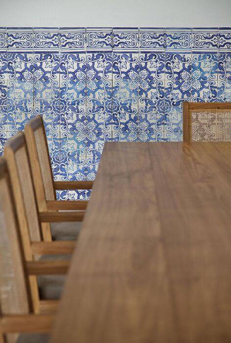 azulejo portugues vintage mesa de madeira gisele taranto 87897