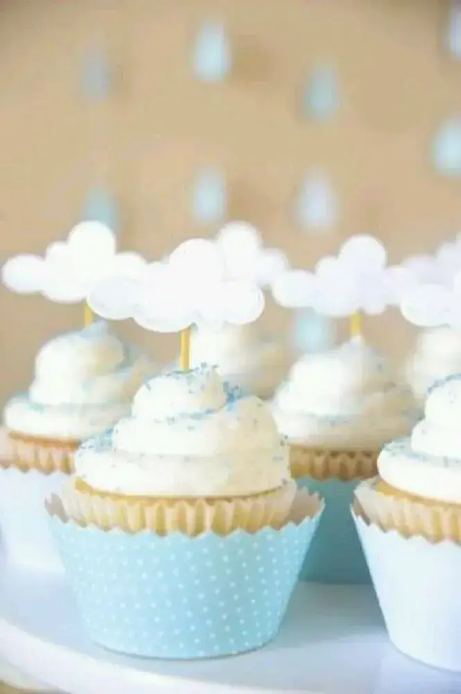 cupcake decorado para chá de bebê com nuvem Foto We Heart It