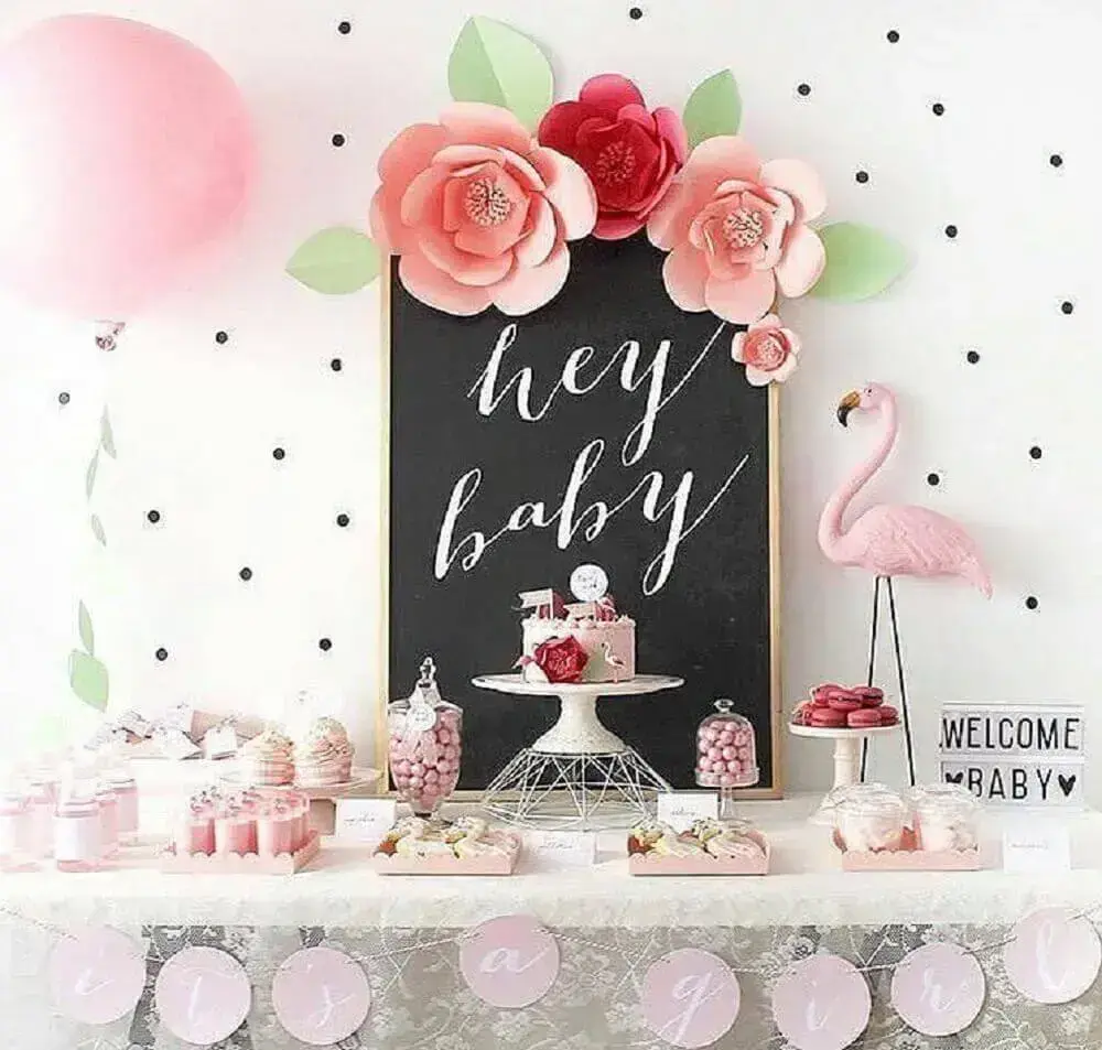 decoration for baby tea table with flamingo theme Photo Cléybaby