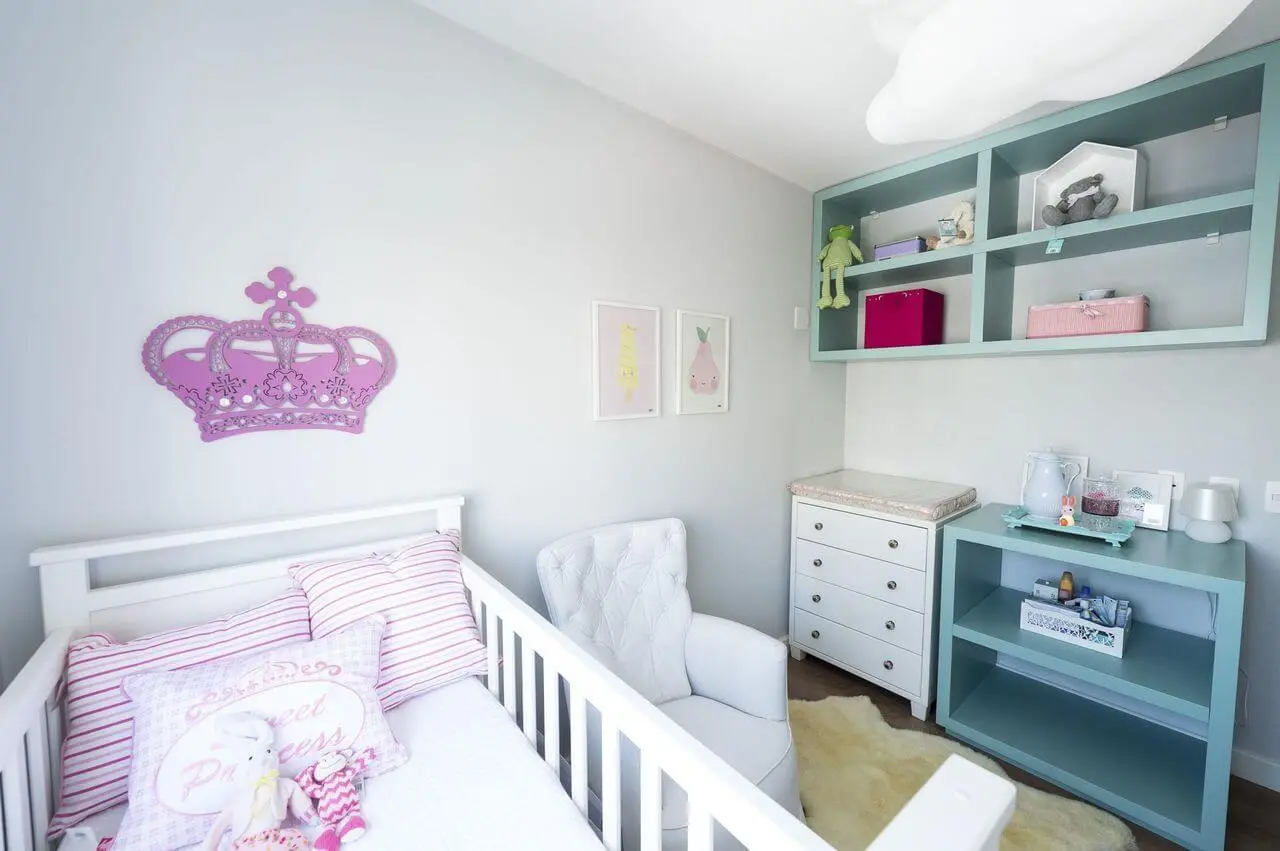 Decoração de quarto de bebê misturando rosa e verde Projeto Carla Cuono