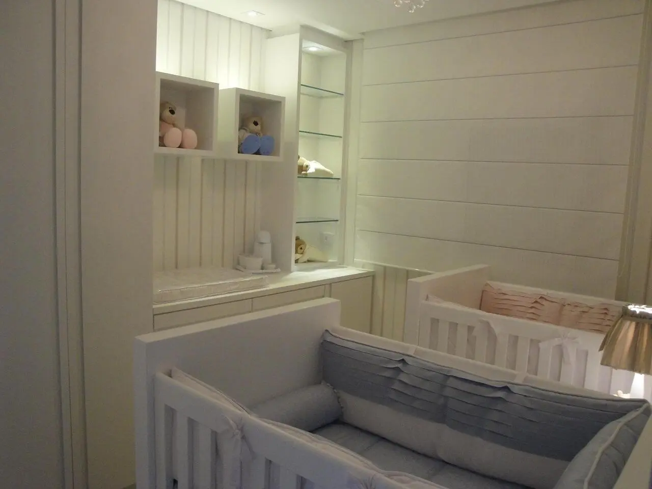 Decoração de quarto de bebê neutra para bebês homem e mulher Projeto de Leiza Veiga
