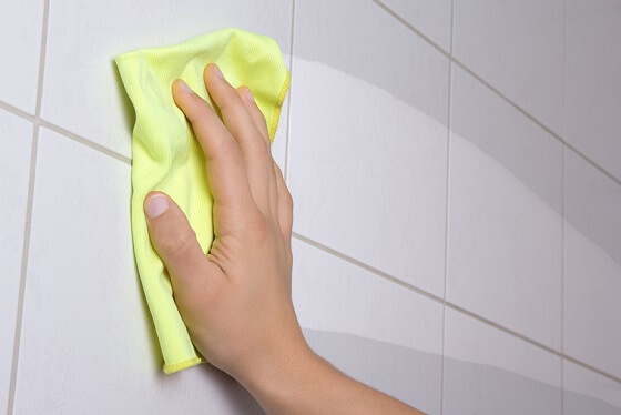 Aprenda como limpar azulejo de banheiro