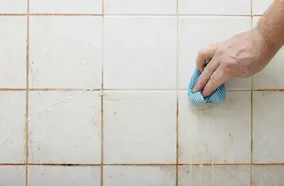Como limpar azulejo de banheiro com vinagre e bicarbonato de sódio