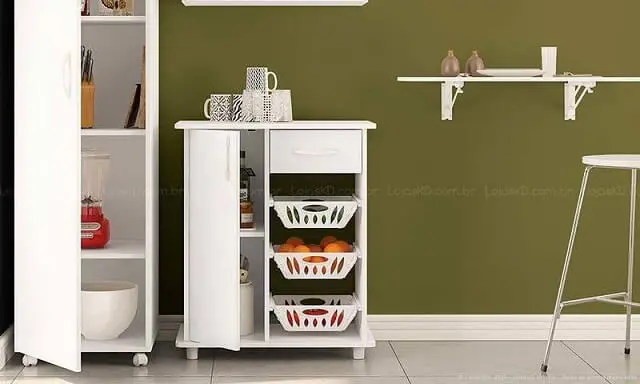 Cozinha modulada com armário e fruteira branca Projeto de Lojas KD