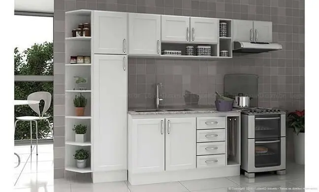 Cozinha modulada com armários brancos clássicos Projeto de Lojas KD
