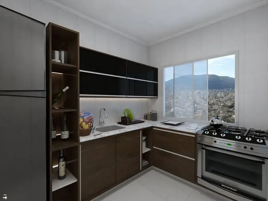 Cozinha planejada com armários de madeira escura Projeto de Thiago Luz