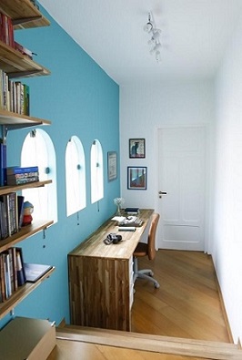 Home-office-com-parede-azul-turquesa-Projeto-de-Buji-1-1