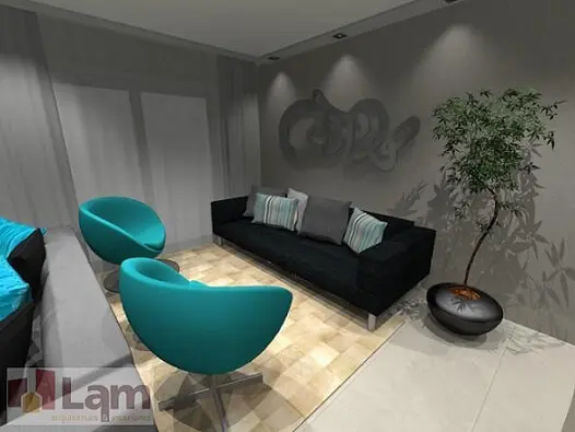 Sala de estar com sofá preto e poltronas azul turquesa Projeto de Lam Arquitetura