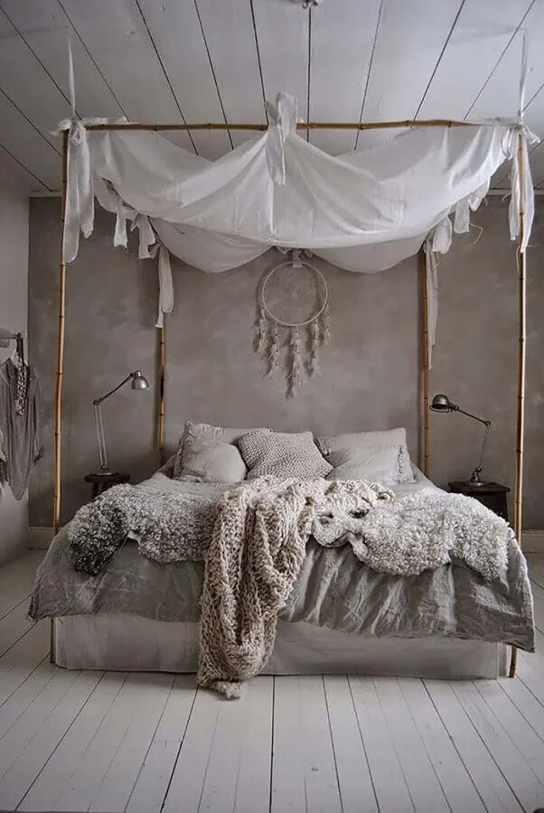 decoração de quarto tumblr com parede de cimento queimado e cama com dossel Foto TrenDecora