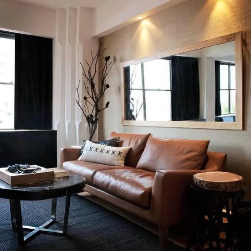 espelho para sala de estar com sofá de couro Foto Home Design Interior
