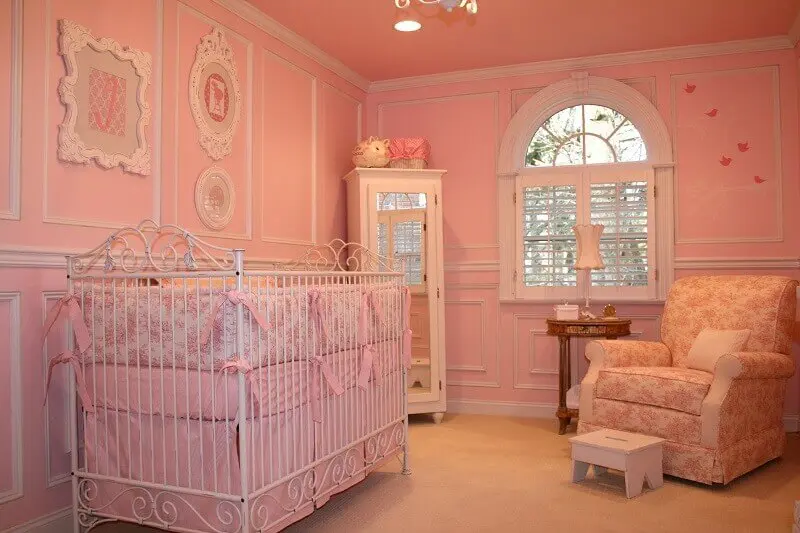 quarto de bebê de princesa cor de rosa