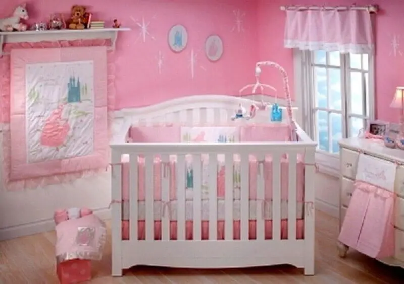 quarto rosa para bebê