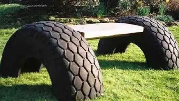 Artesanato com pneus se transformam em bancos