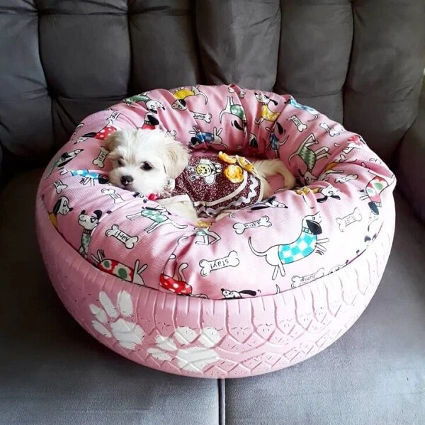 Artesanato com pneus: cama de cachorro feito com pneu e tecido