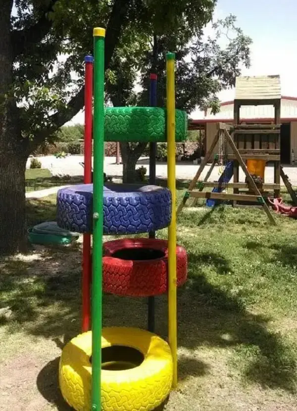Artesanato com pneus: os pneus coloridos trazem alegria para o playground