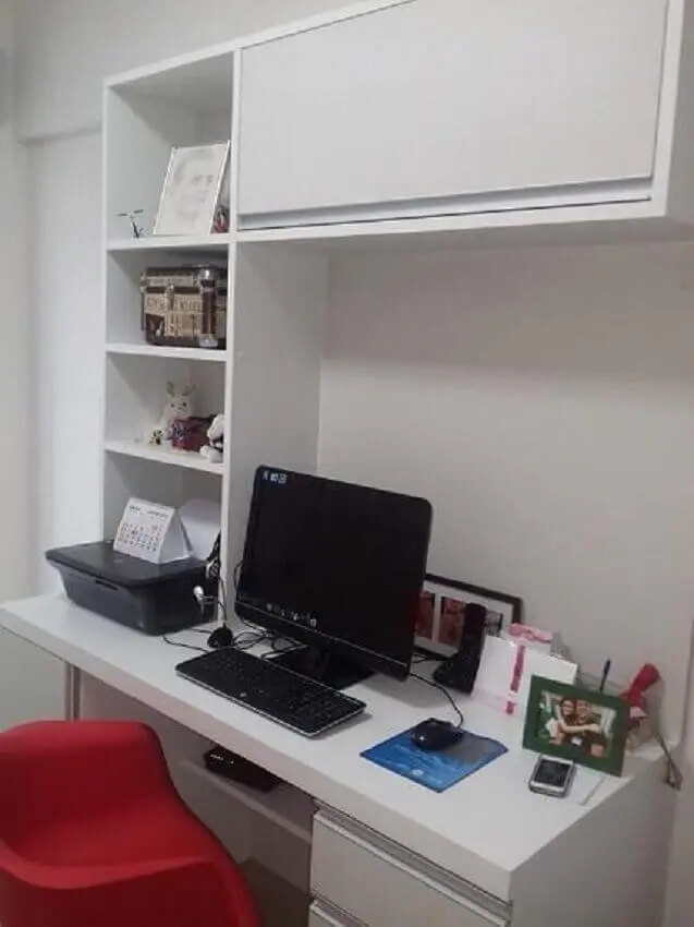 Decoração de apartamento pequeno com home office planejado