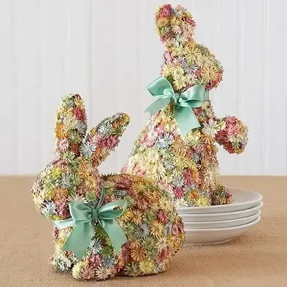 Decoração de páscoa com coelhos de flores