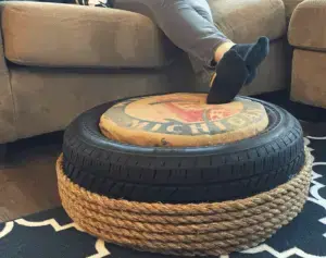 Móvel temático de artesanato com pneus1