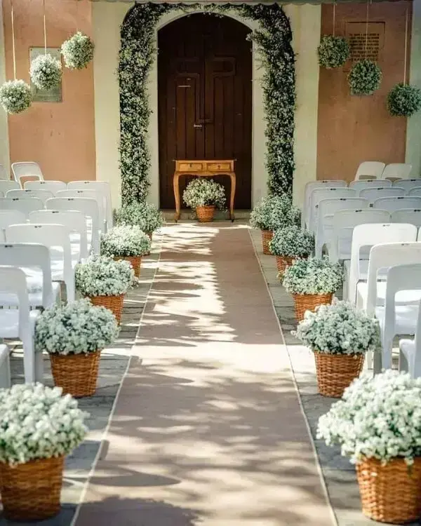 The bride's way can receive a special decoration with flower baskets