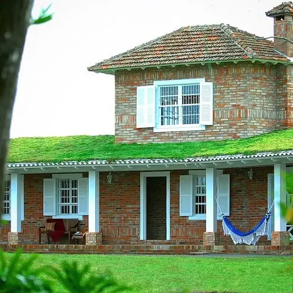 O telhado verde aumenta o isolamento acústico da casa