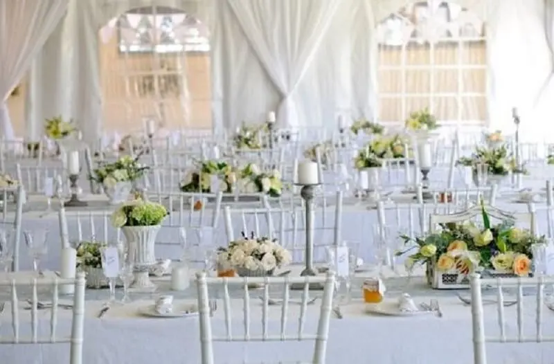 guest table arrangement