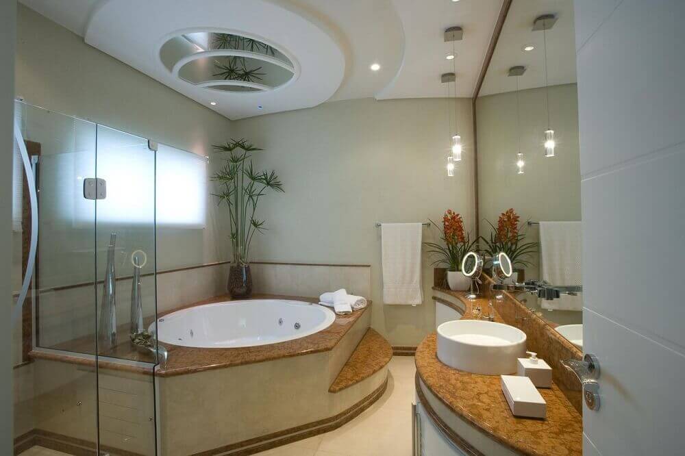 Decoração de banheiro com banheira redonda