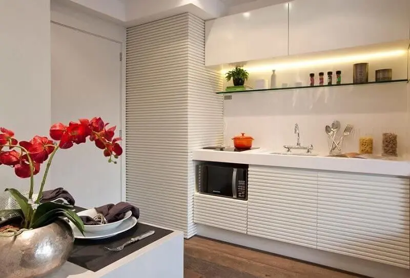 decoração de cozinha planejada e minimalista 