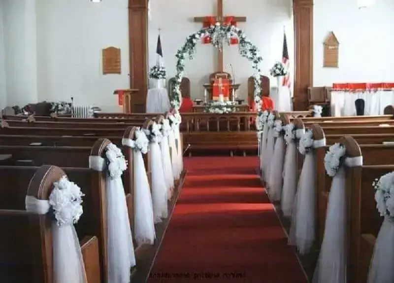 decoração de igreja para casamento simples