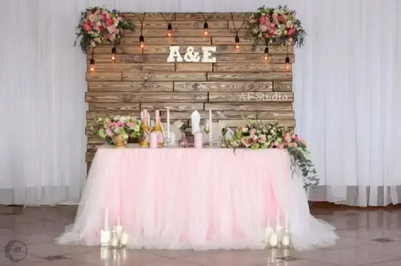 simple and rustic wedding table decoration