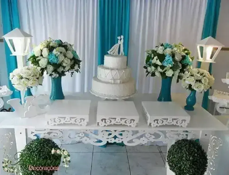 decoração de mesa de casamento simples em tons de azul