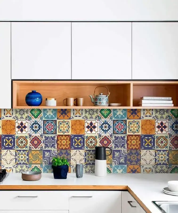 revestimento colorido para decoração de cozinha simples Foto Pinterest