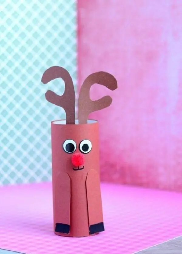 A rena de papel higiênico deixa a decoração de natal ainda mais especial. Fonte: Pinterest