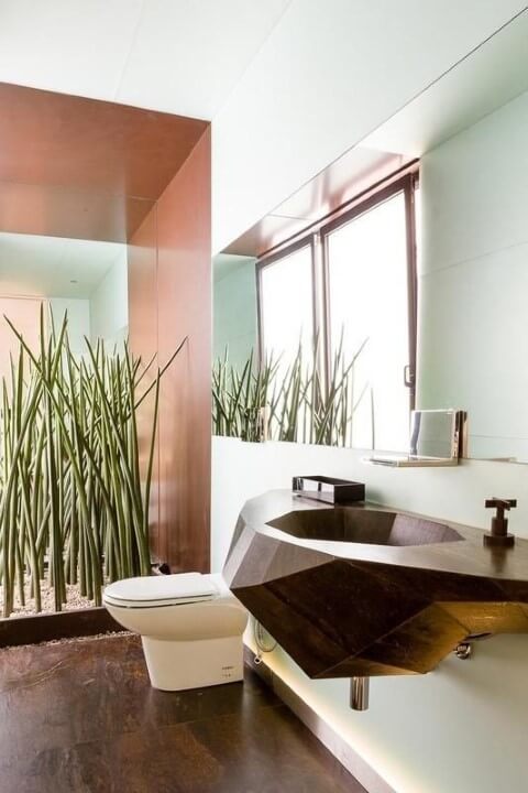 Banheiro de luxo com cuba de design diferente Projeto de Pascali Semerdjian