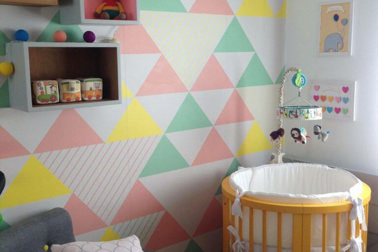 Cores para quarto de bebê com cores diversas. Projeto de Maira Schaeffer