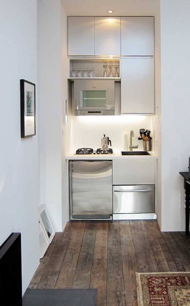 Modelo de cozinha pequena e funcional para casas simples
