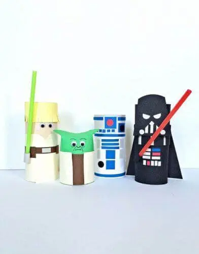 Personagens do Star Wars feitos de artesanato com papel higiênico. Fonte: Pinterest