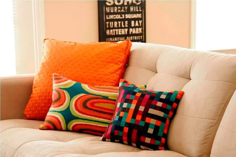 almofadas coloridas para sofá