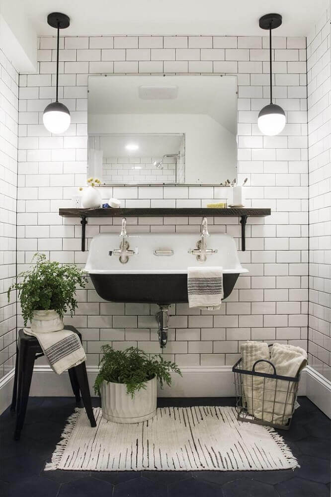 banheiro preto e branco vintage