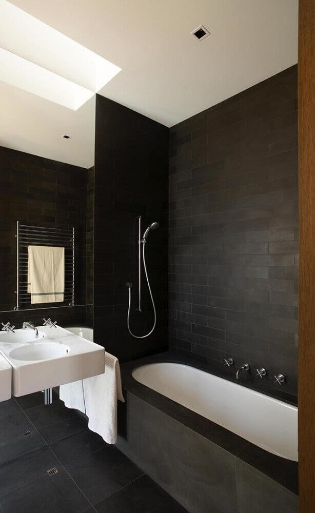 banheiro preto estilo industrial