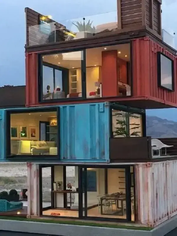 Casa container com três andares