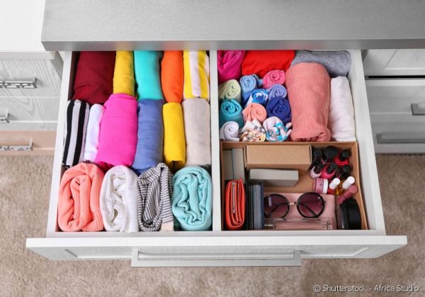 Como organizar guarda roupa 