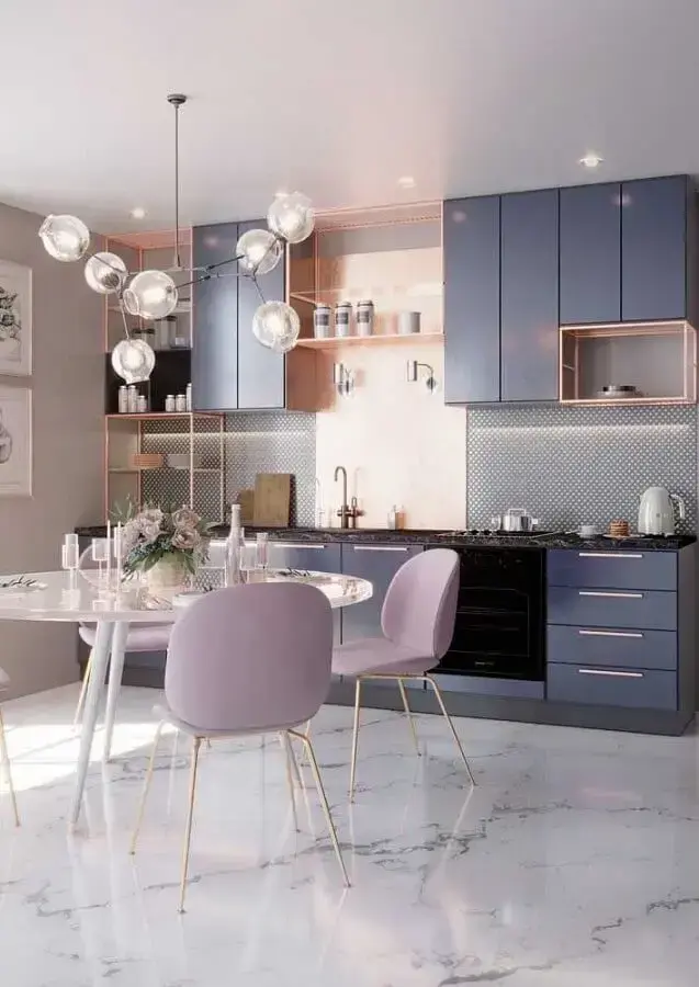 decoração em tons pastéis para cozinha moderna planejada com luminária arrojada Foto Ideias Decor