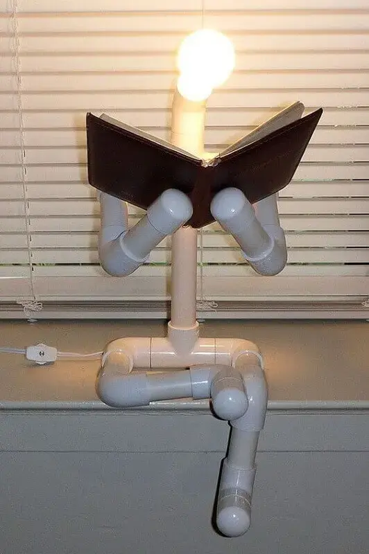 luminária de PVC com design criativo