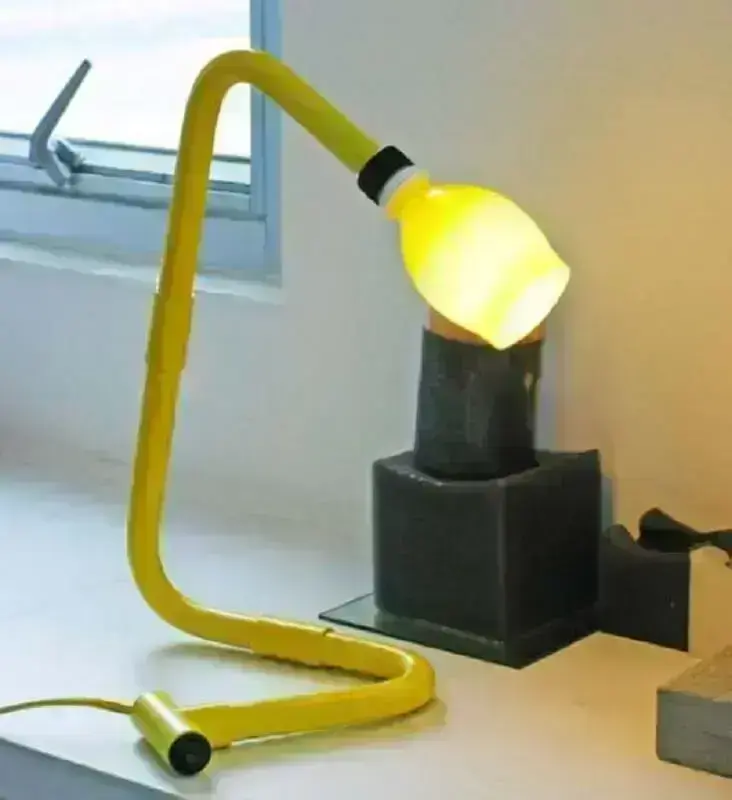 luminária de PVC minimalista
